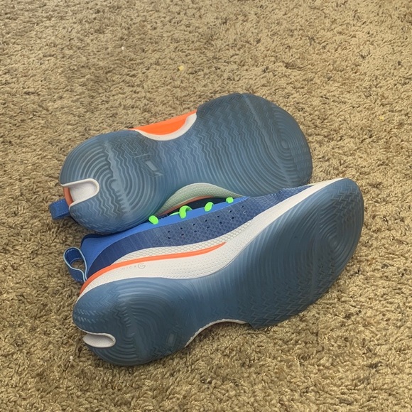 Under Armour - Picture 5 of 6